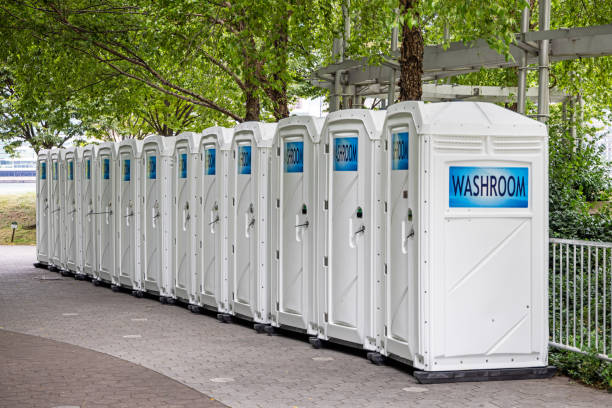 Best Portable restroom solutions  in Englewood, OH
