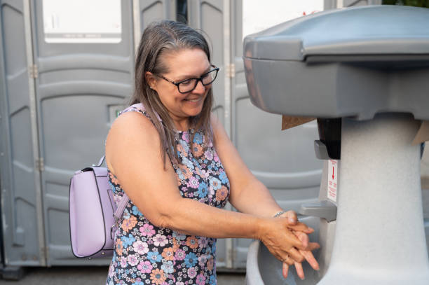 Best Porta potty rental near me  in Englewood, OH